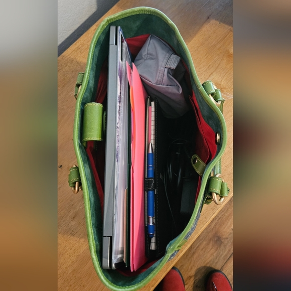 Dooney & Bourke Lg Satchel - Picture 14 of 16